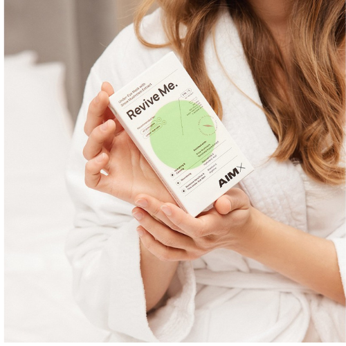 Intensyviai drėkinanti ir skaistinanti lakštinė paakių kaukė su hialuronu Drėkinanti ir gaivinanti paakių kaukė AIMX REVIVE ME, 5 vnt. | Mano Vaistinė