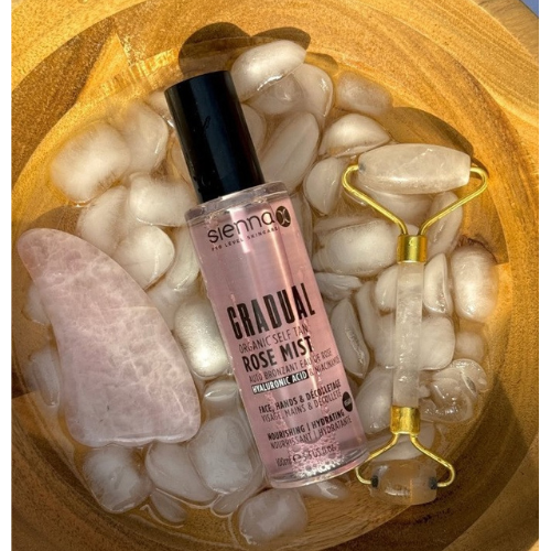 Savaiminio įdegio rožių vandens dulksna SIENNA X GRADUAL ORGANIC ROSE MIST, 100 ml | Mano Vaistinė