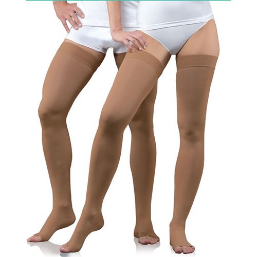 Jamoat joyida lezbiyen jinsiy aloqa