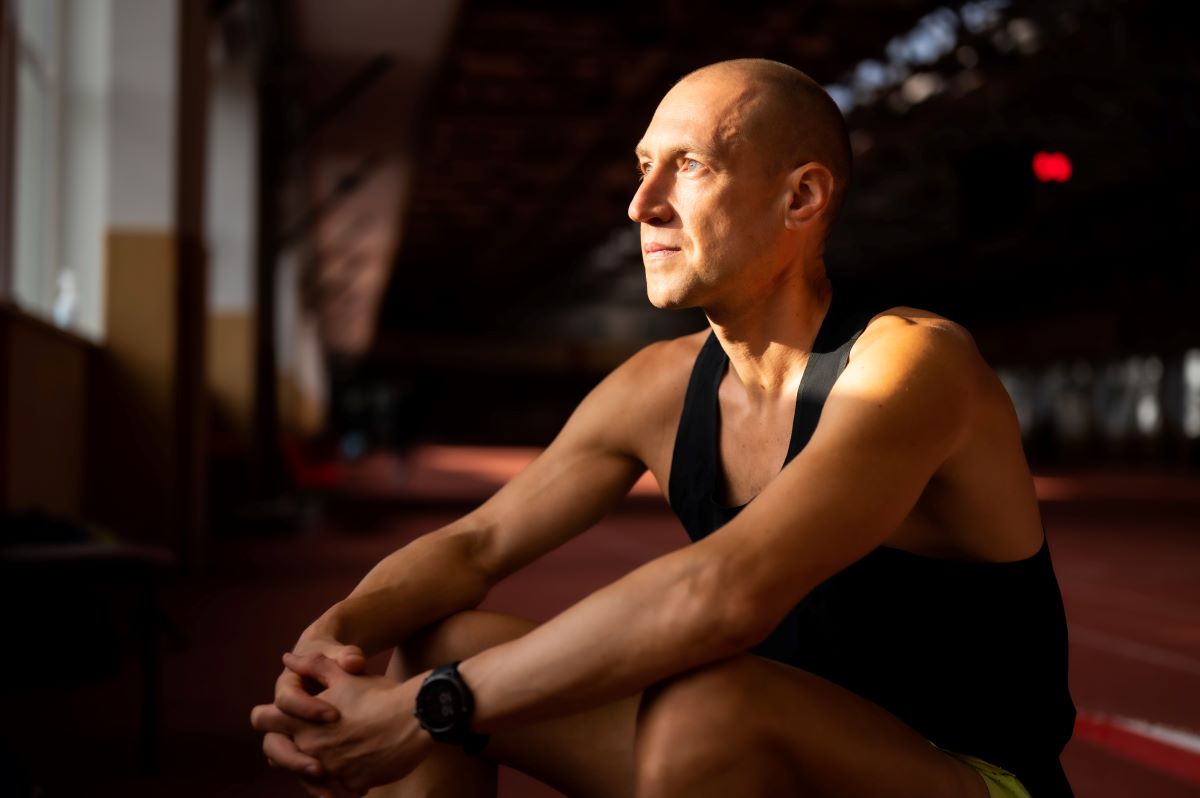Garsus ilgų nuotolių bėgikas Aleksandras Sorokinas: „Tinkamai nepasirengus ilgoms distancijoms, kenčia visas kūnas, o ypač - sąnariai” 